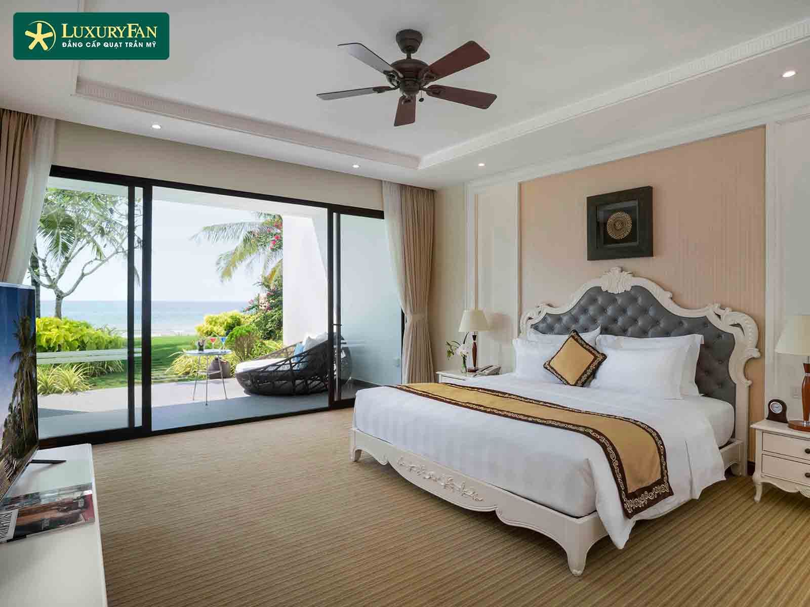 Resort cao cấp tạo điểm nhấn bằng giường ngủ và Quạt trần LuxuryFan
