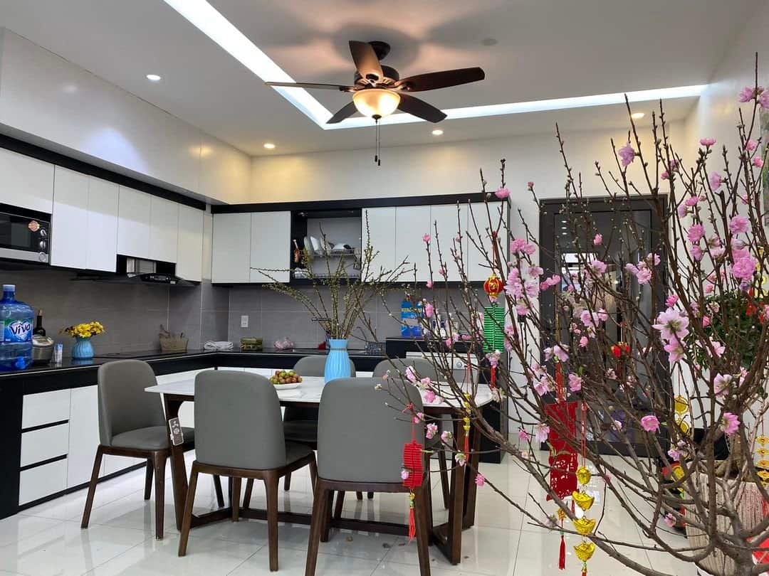 Trang trí Tết phòng khách với Quạt trần LuxuryFan, vừa làm thoáng mát, chiếu sáng, vừa tính thẩm mỹ cao
