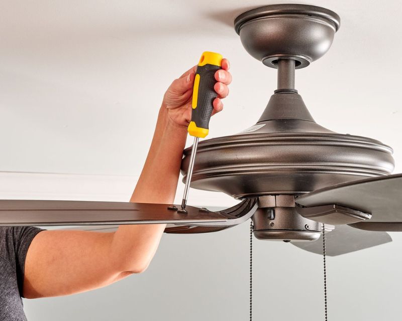 Hướng dẫn cách tháo quạt trần hiệu quả