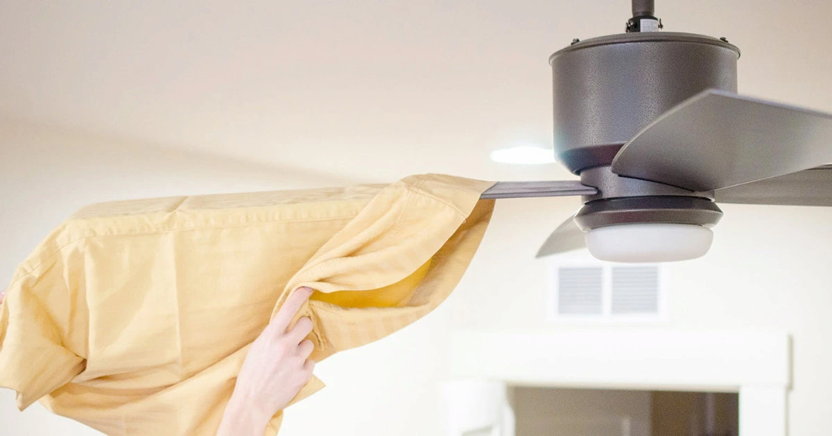 Vệ sinh khi quạt trần không mát